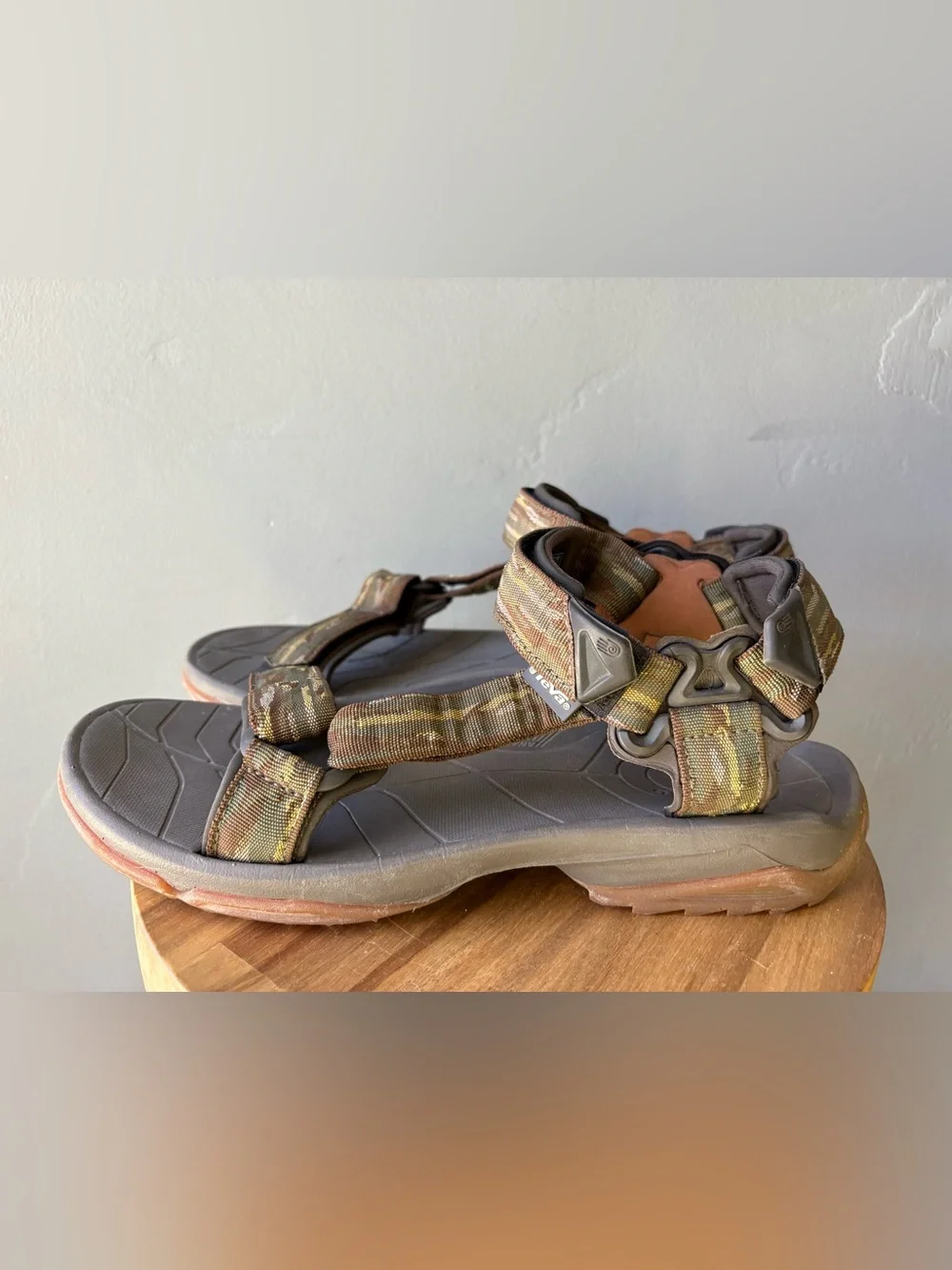 Teva Men's Sandals ~ Size 10